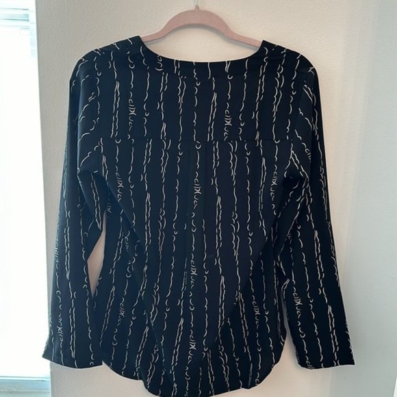 Chiffon Printed V Neck Blouse - Picture 8 of 9